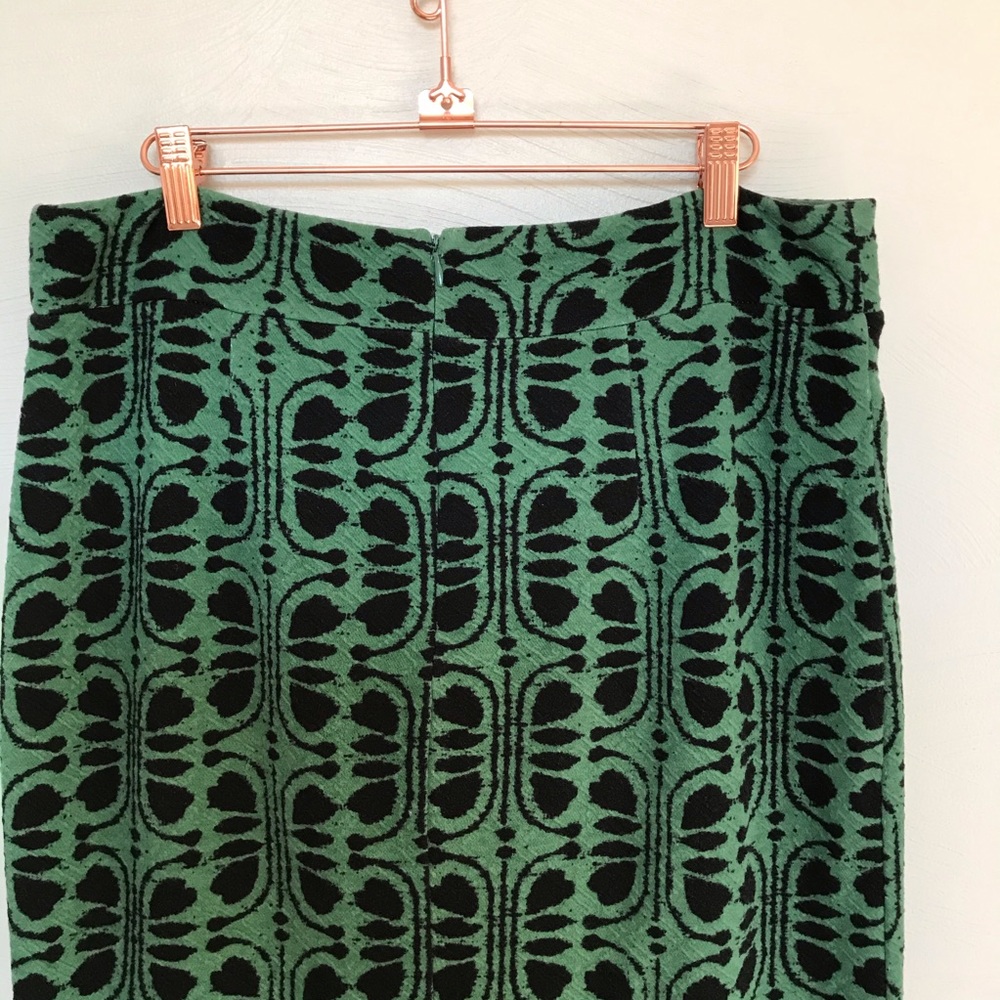 Anthropologie Green and Black Patterned Pencil Skirt - Picture 7 of 9